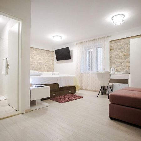 Lions Luxury Rooms Split Buitenkant foto