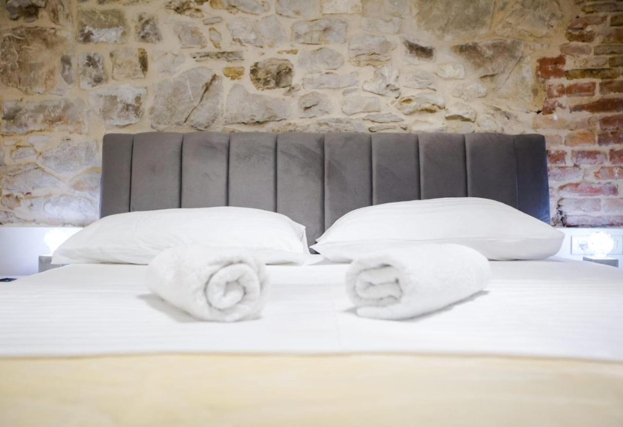 Lions Luxury Rooms Split Buitenkant foto