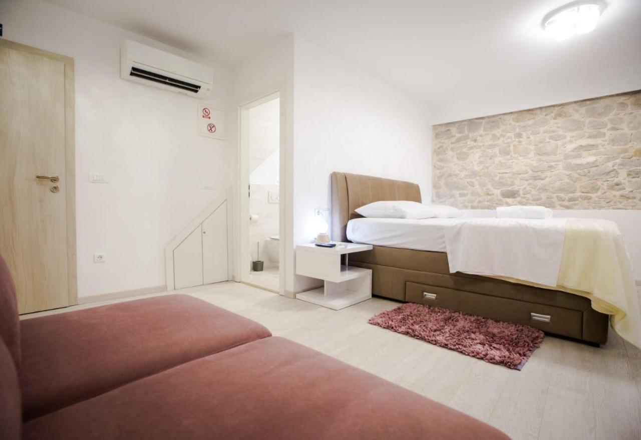Lions Luxury Rooms Split Buitenkant foto