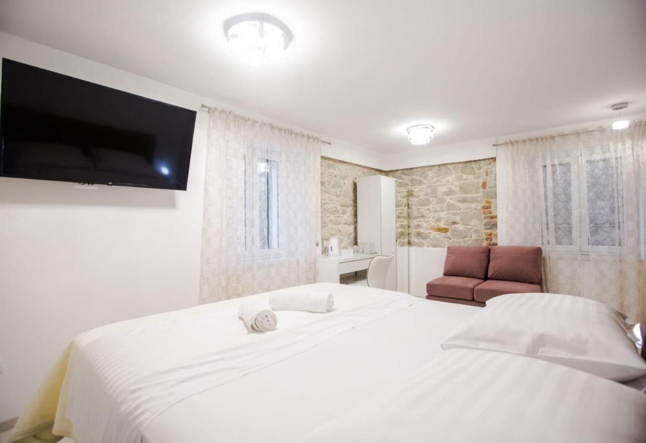 Lions Luxury Rooms Split Buitenkant foto